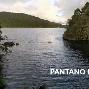Descubre Pantano Redondo, una ruta de senderismo en Cundinamarca. Caminatas ecológicas cerca a Bogotá con vistas, historia y naturaleza en Zipaquirá.